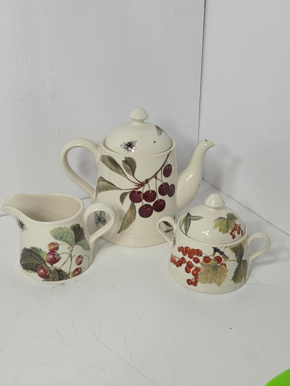 spode 3pc tea pot sugar creamer set fruit haven butterfly peach raspberry bees